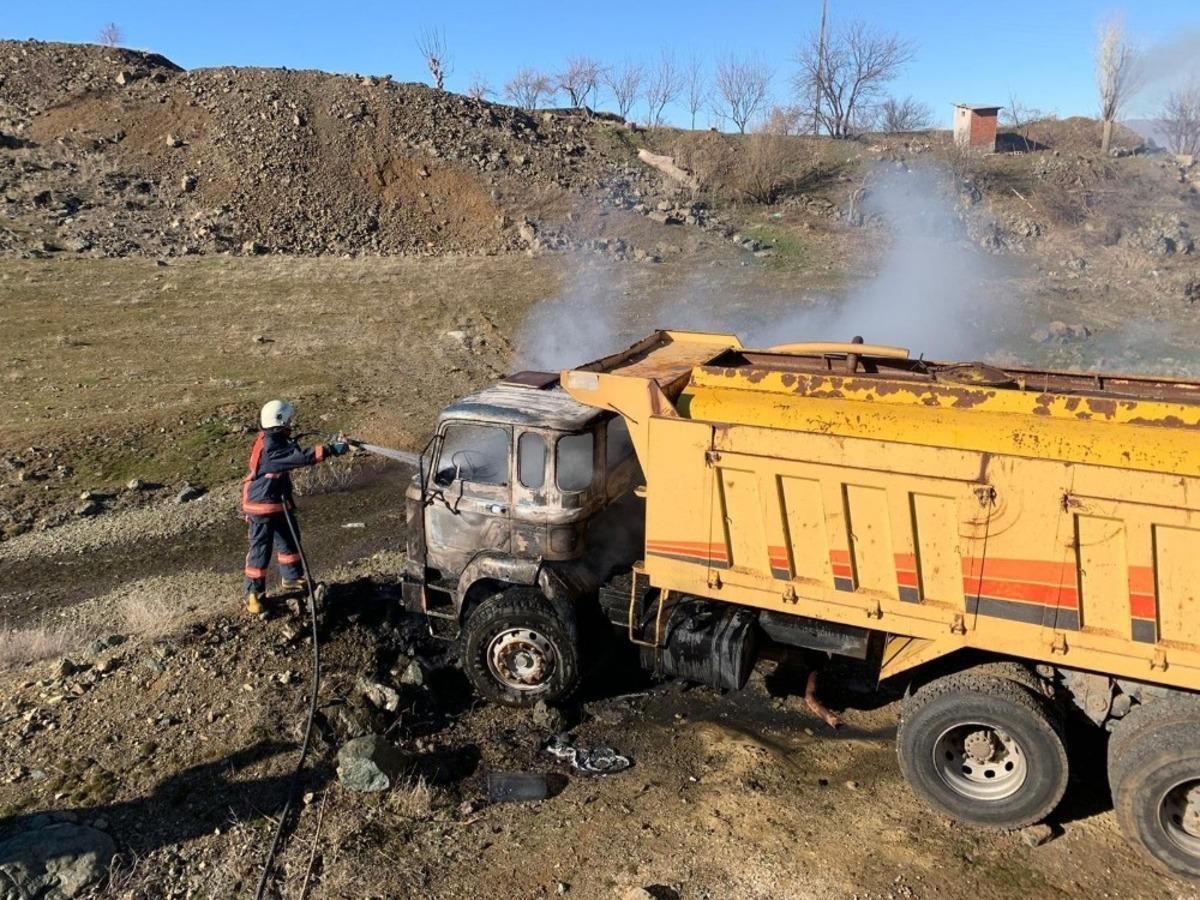 Elazığ&rsquo;da kamyon yangını