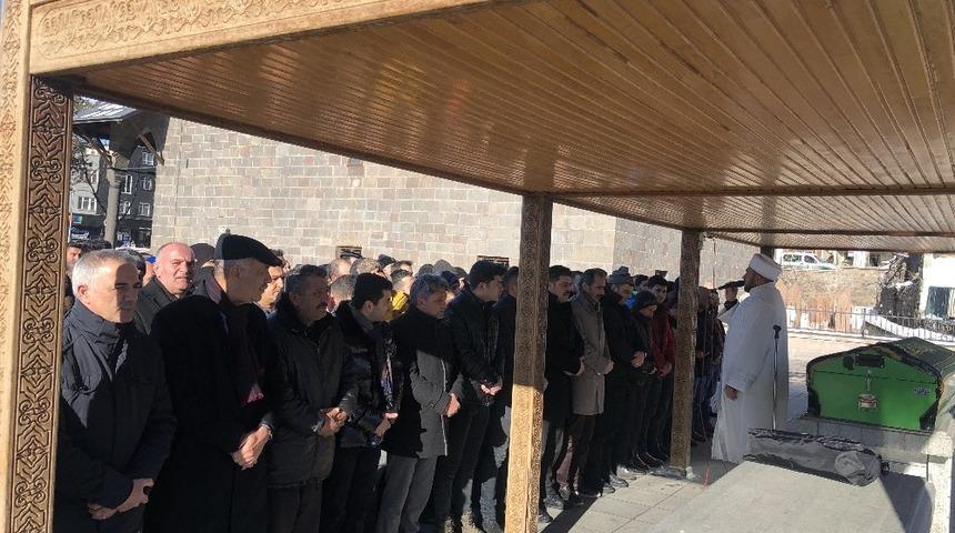 Yalnız ailesinin acı g&uuml;n&uuml;