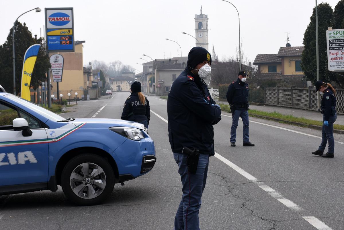 İtalya'da 11 kasaba koronavir&uuml;s karantinası altında! Stresten uyku hapı kullanıyorlar