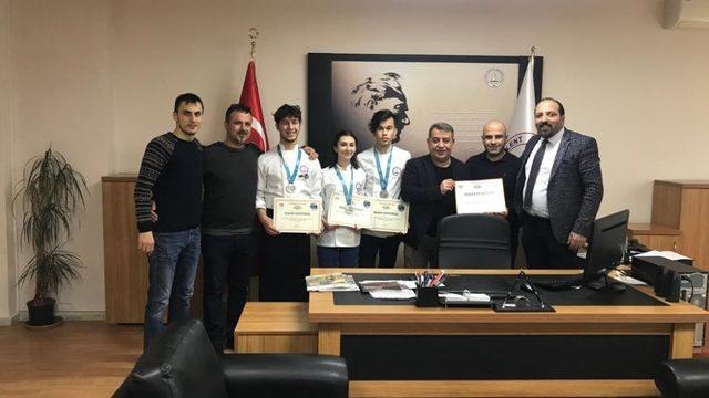 Aşçılık programı öğrencilerinden gümüş madalya