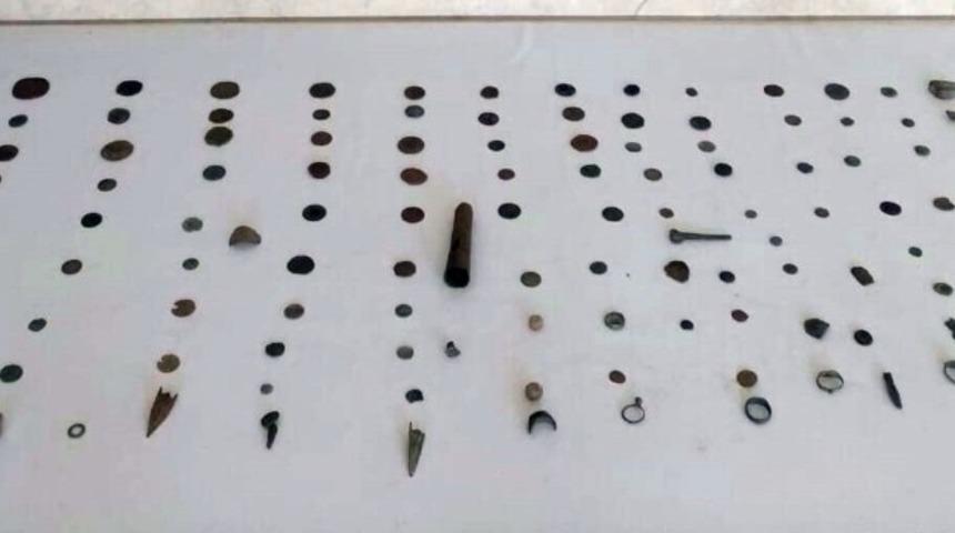 Sikke, y&uuml;z&uuml;k, mızrak u&ccedil;ları ele ge&ccedil;irildi