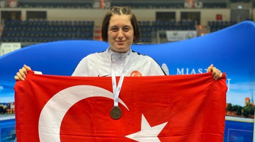 Pentatlonda Türkiye'ye ilk altın madalya Fatma Damla Altın