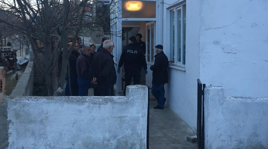 Edirne'de korkun&ccedil; olay! Evine d&ouml;nd&uuml;ğ&uuml;nde eşinin cansız bedeniyle karşılaştı