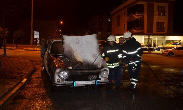 Seyir halindeki kamyonet alev aldı G1