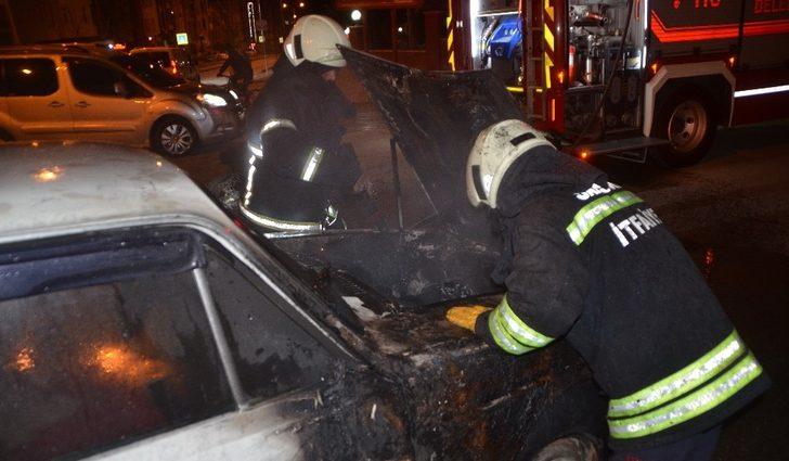 Seyir halindeki kamyonet alev aldı G2