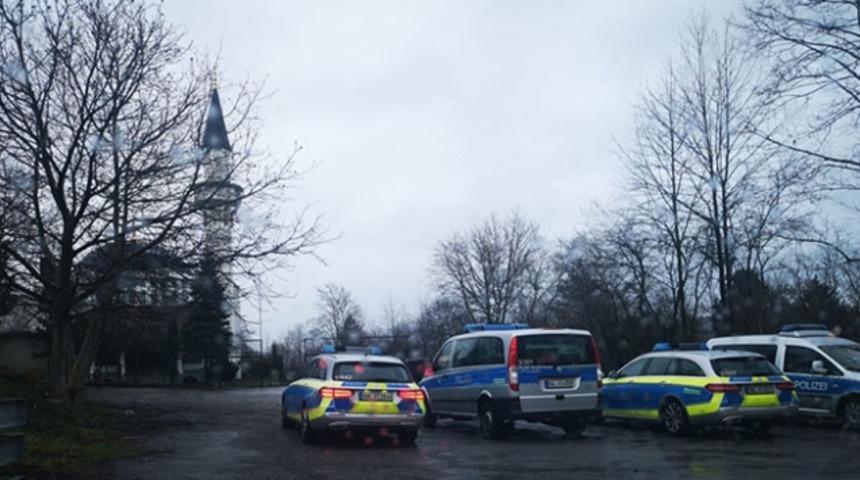 Almanya'da cami bomba ihbarı nedeniyle boşaltıldı