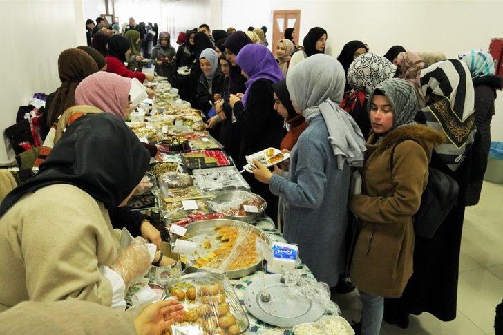 Öğrencilerden depremzedelere yardım kermesi G2
