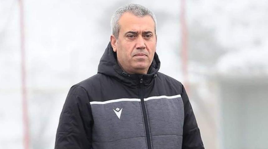 Kemal &Ouml;zdeş&rsquo;i futbolcuları istifadan vazge&ccedil;irdi