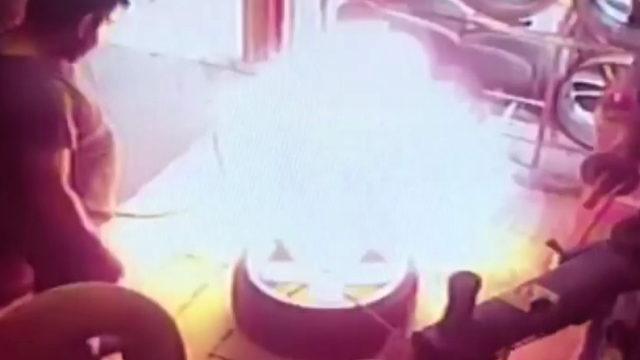 Oto tamircide korku dolu anlar! Her şey bir anda oldu