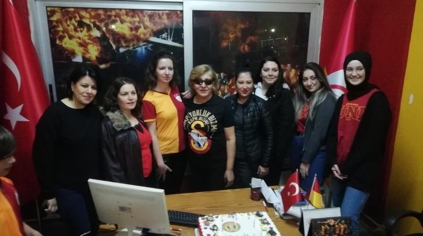 Galatasaraylıların galibiyet kutlamaları devam ediyor