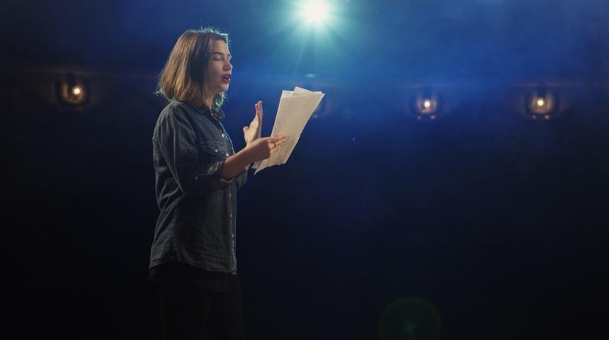 Gaziemir&rsquo;deki oyunculuk &ccedil;alıştayı &uuml;nl&uuml; isimleri buluşturacak