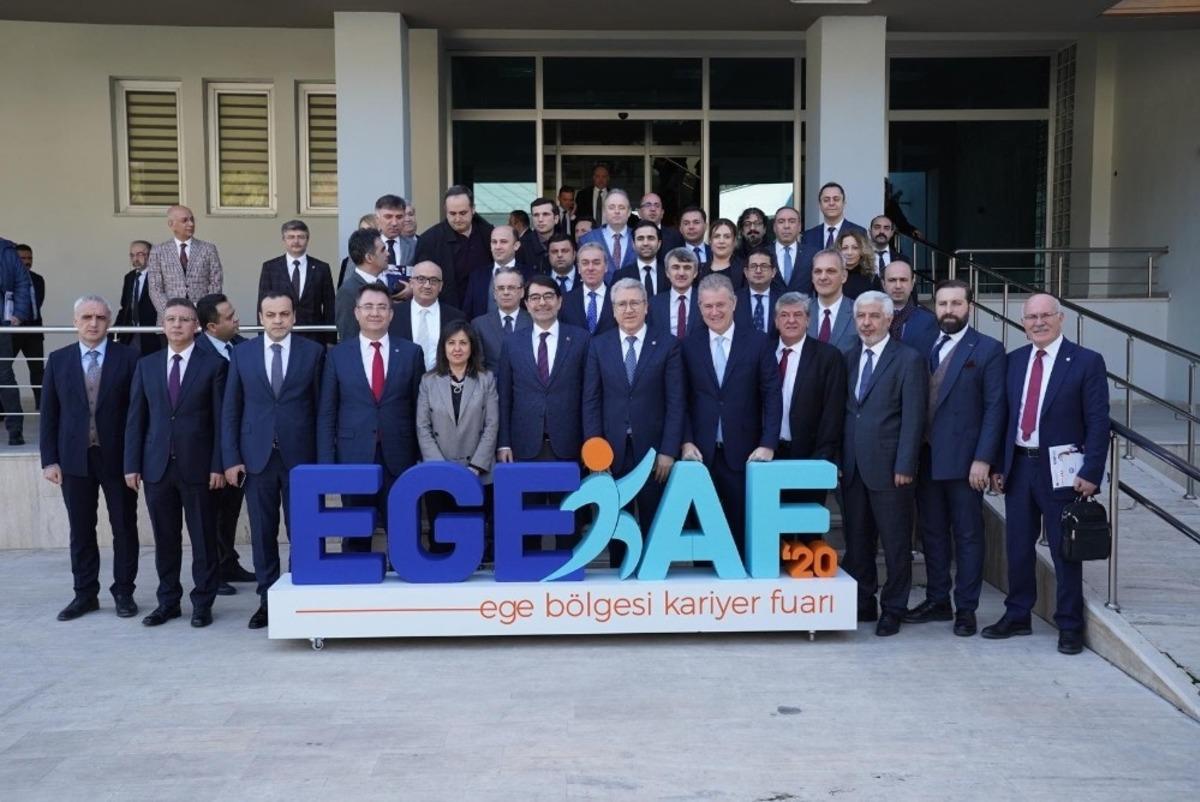 Ege B&ouml;lgesi Kariyer Fuarı i&ccedil;in g&uuml;n sayılıyor