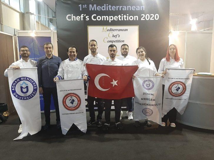 Türk Bayrağı, Yunanistan’ın başkentinde dalgalandı G3