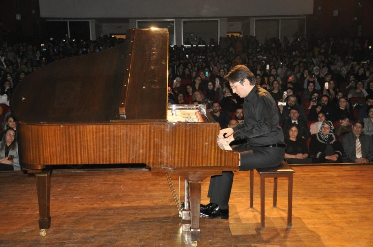 Artuklu &Uuml;niversitesi&rsquo;nde piyano resitali