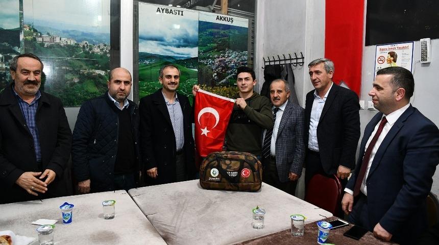 Başkan &Ccedil;ift&ccedil;i, Ordulularla buluştu