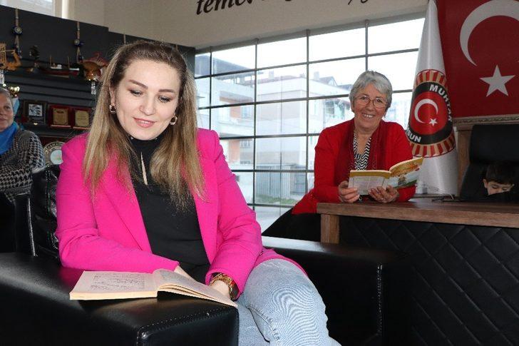 Muhtarlardan bin kitap bağışı G5