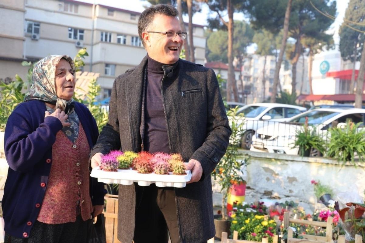 Başkan &Ouml;k&uuml;zc&uuml;oğlu pazarcı esnafını dinledi