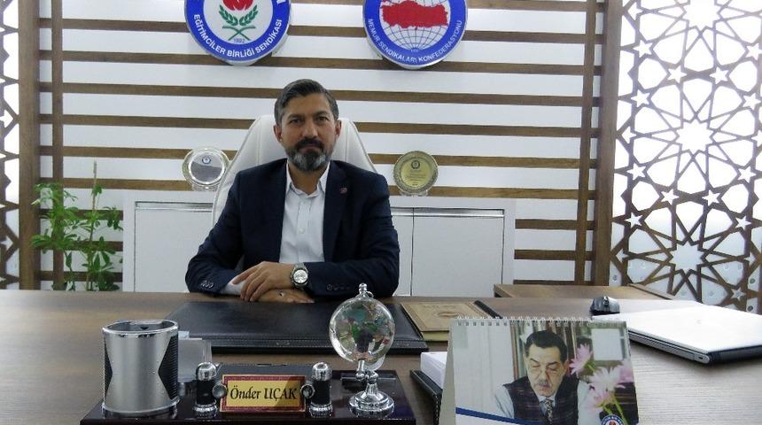 &Ouml;nder U&ccedil;ak: "Hocalı katliamı tarihin utancıdır"