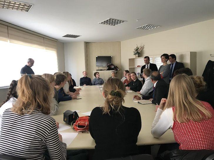 Danimarkalı öğrencilere Maltepe’de yerinde dönüşüm sunumu G1