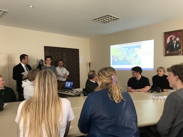 Danimarkalı öğrencilere Maltepe’de yerinde dönüşüm sunumu G2