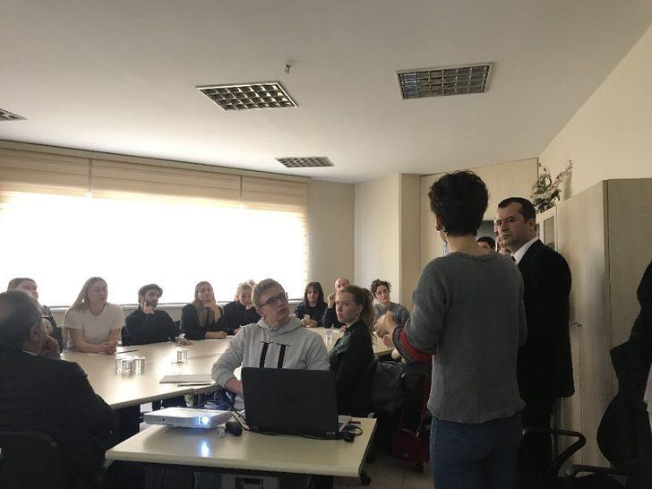 Danimarkalı öğrencilere Maltepe’de yerinde dönüşüm sunumu G4