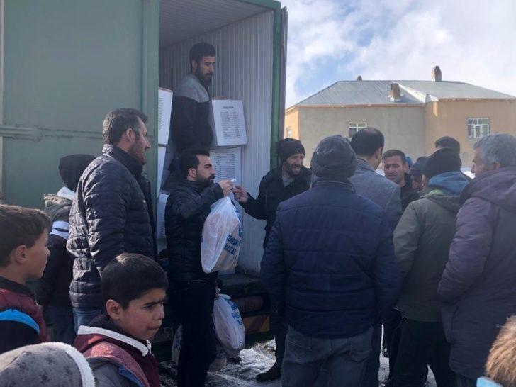 Çaldıran Belediyesinin yardımları Başkale’deki depremzedelere ulaştırıldı G2