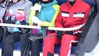 Berrak Tüzünataç ve Berk Suyabatmaz'ın kayak keyfi