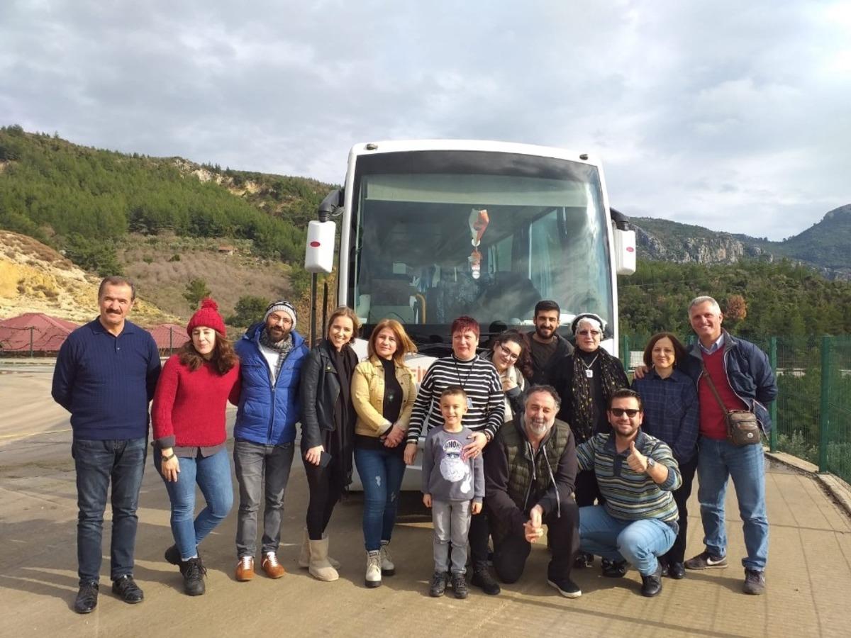 Aşk Grevi sahnelenmeye devam ediyor