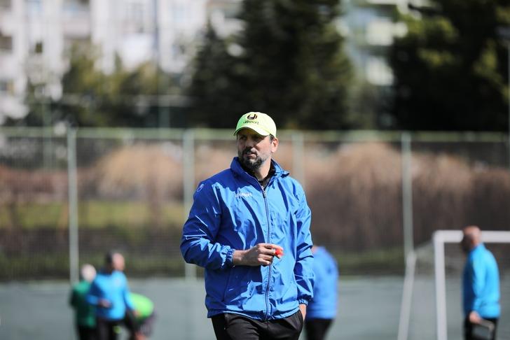 Hasan Çavuşoğlu'ndan Erol Bulut için Fenerbahçe açıklaması G1