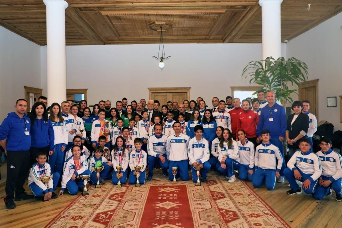 B&uuml;y&uuml;kşehir sporcuları başarıya doymuyor