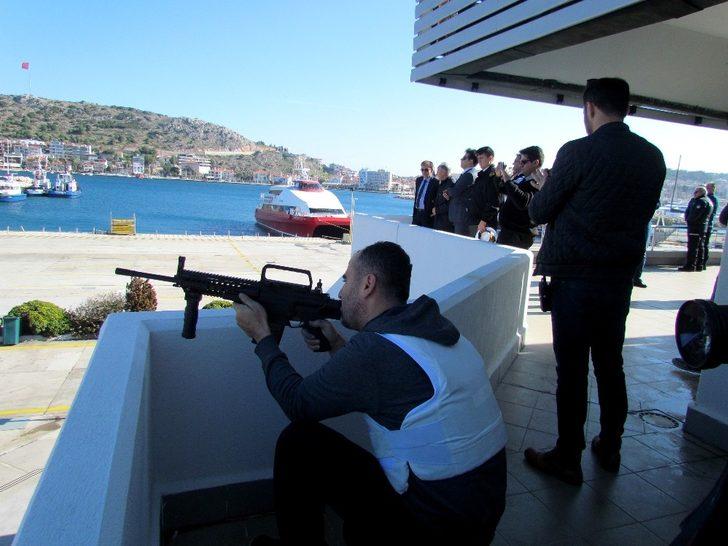 Çeşme’de limanda nefes kesen tatbikat G4