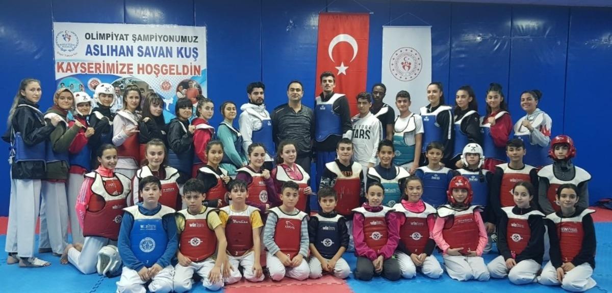 Yıldızlar MEB Şampiyonası&rsquo;na MELMEK sporcuları damga vurdu