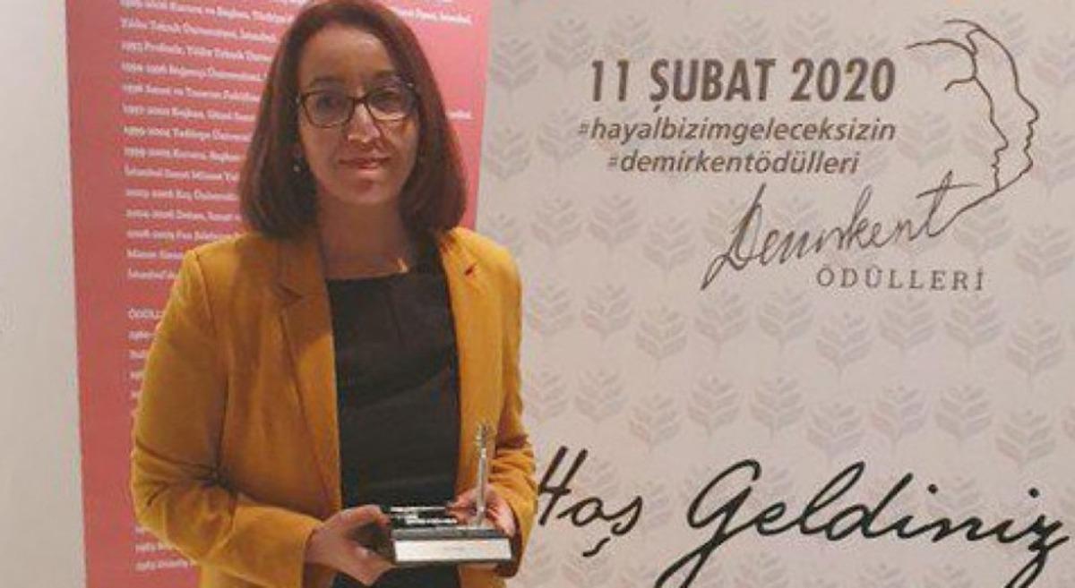 DP&Uuml;&rsquo;l&uuml; Do&ccedil;. Dr. G&uuml;ls&uuml;m Polat&rsquo;a &ldquo;Demirkent &Ouml;d&uuml;l&uuml;&rdquo;