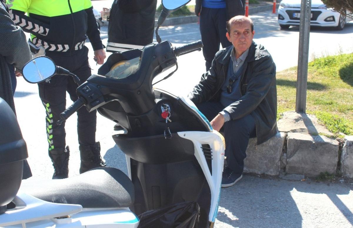 Kiralık ara&ccedil;la motosiklete &ccedil;arpıp ka&ccedil;tı