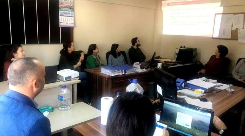 Sağlık &ccedil;alışanlarına &rsquo;Korona vir&uuml;s&rsquo; eğitimi