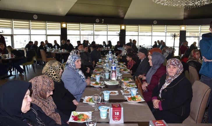 Şehit yakınları ve gaziler yemekte bir araya geldi G3