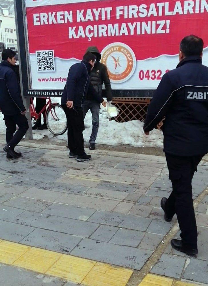 Van büyükşehir zabıtası ‘maske’ fırsatçılarına göz açtırmıyor G4