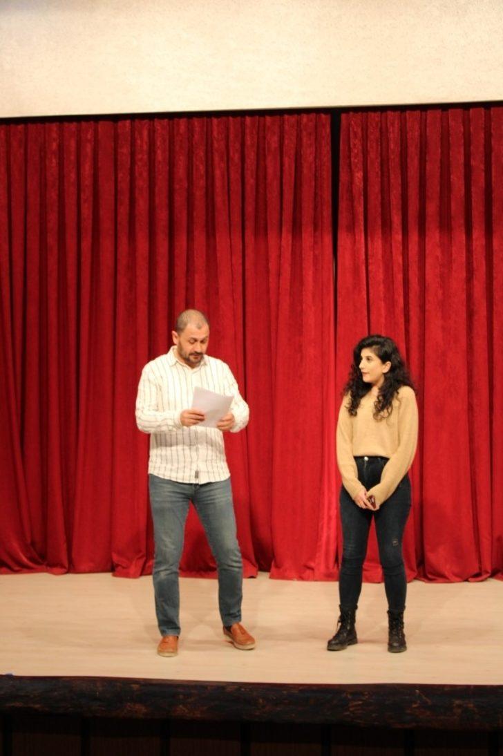 Mustafakemalpaşa bölge tiyatrosu 20 yaşında G5