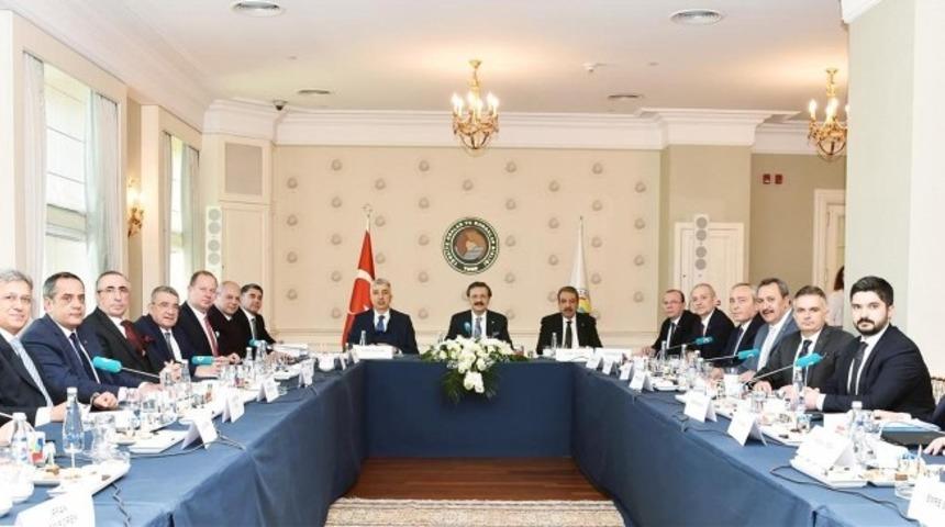 ETB Başkanı &Ouml;zt&uuml;rk, TOBB&rsquo;u temsilen T&uuml;rkiye &Uuml;r&uuml;n İhtisas Borsası Y&uuml;ksek İstişare Kurulu&rsquo;nda