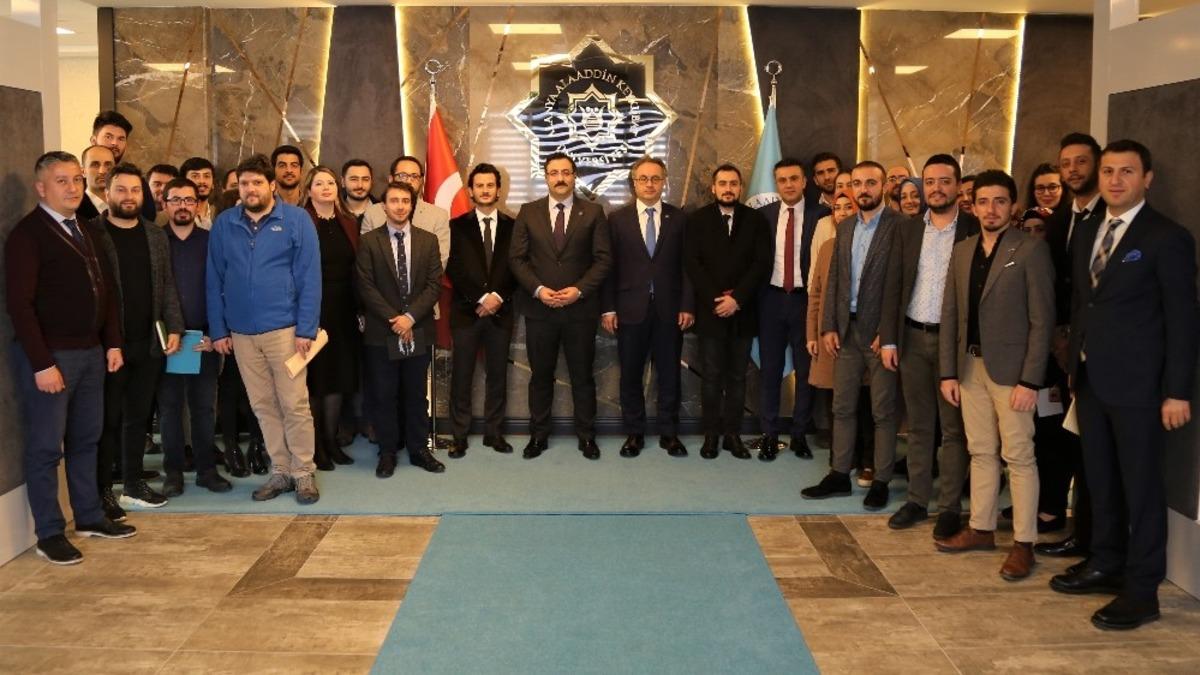 Rekt&ouml;r Kalan gen&ccedil; meslektaşlarını dinledi