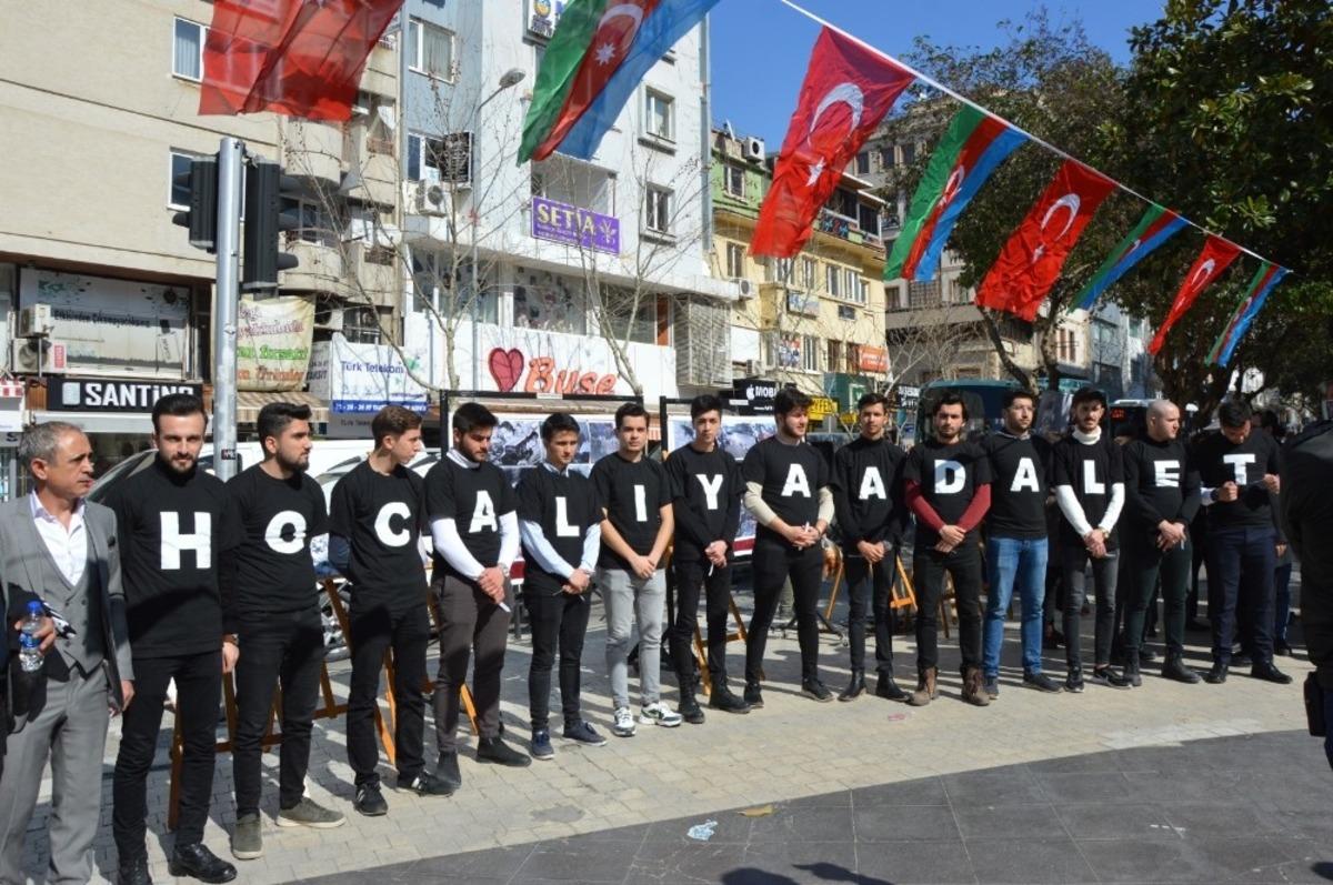 Hocalı katliamında yaşamını yitirenler Manisa&rsquo;da anıldı