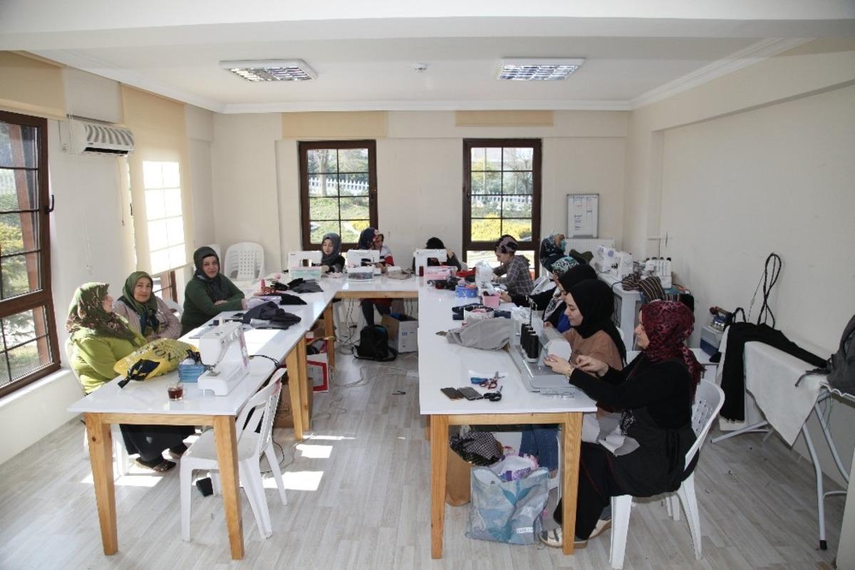 Semt Konakları&rsquo;ndaki kurslara ilgi artıyor