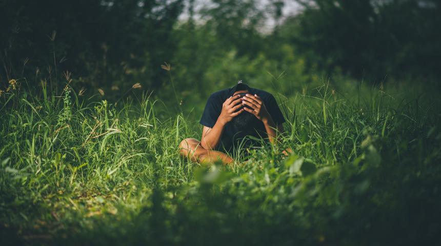 'G&ouml;r&uuml;nt&uuml;leri ailene g&ouml;ndeririz' diyerek tehdit ettiler! Eşcinsel ilişki şantajı