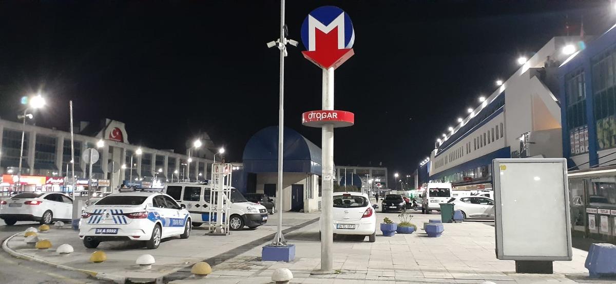 Ekipler alarma ge&ccedil;ti! Polisi kendi silahıyla vurup kayıplara karıştı