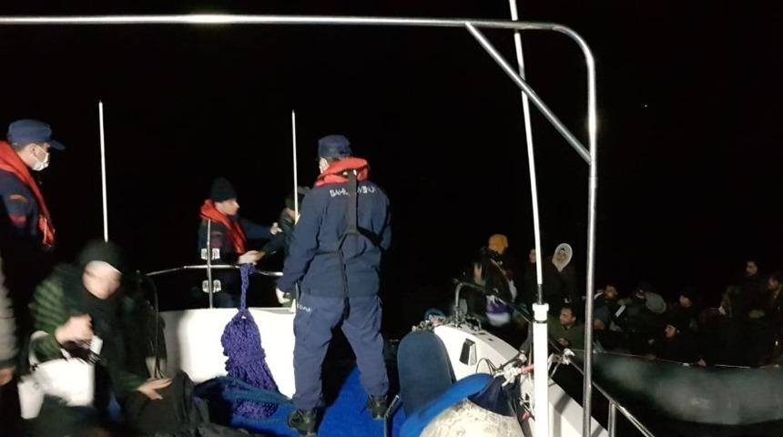 Aydın a&ccedil;ıklarında 70 d&uuml;zensiz g&ouml;&ccedil;men yakalandı