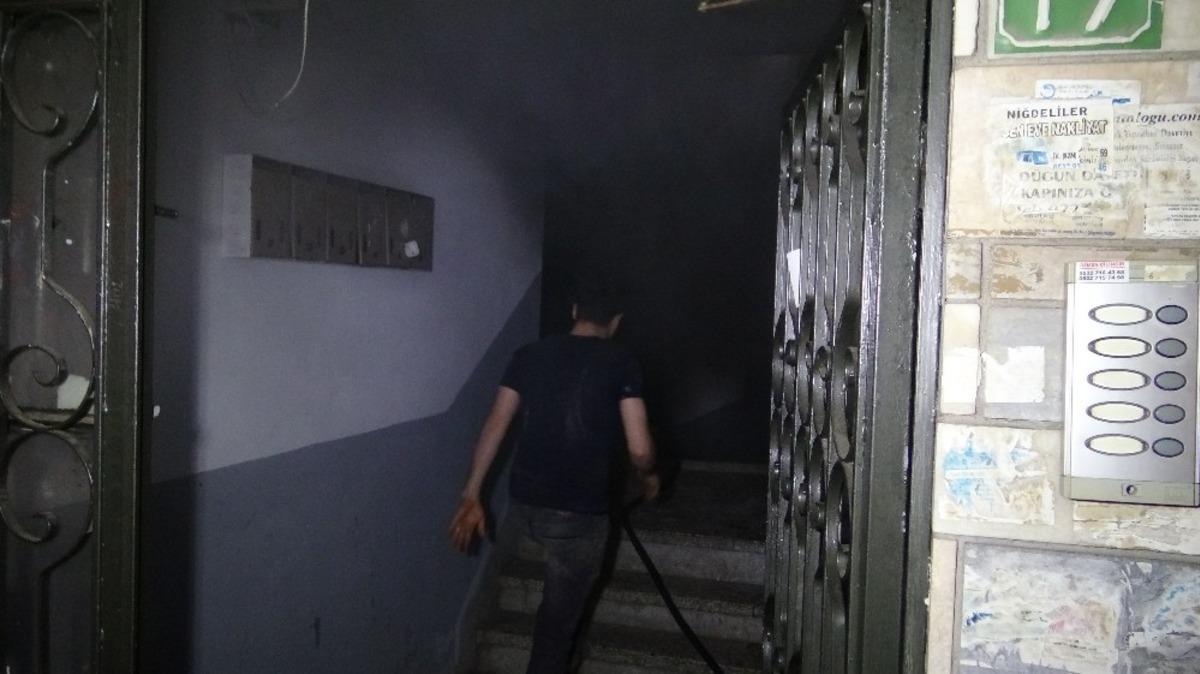 Bursa'da 5 katlı binada korkutan yangın