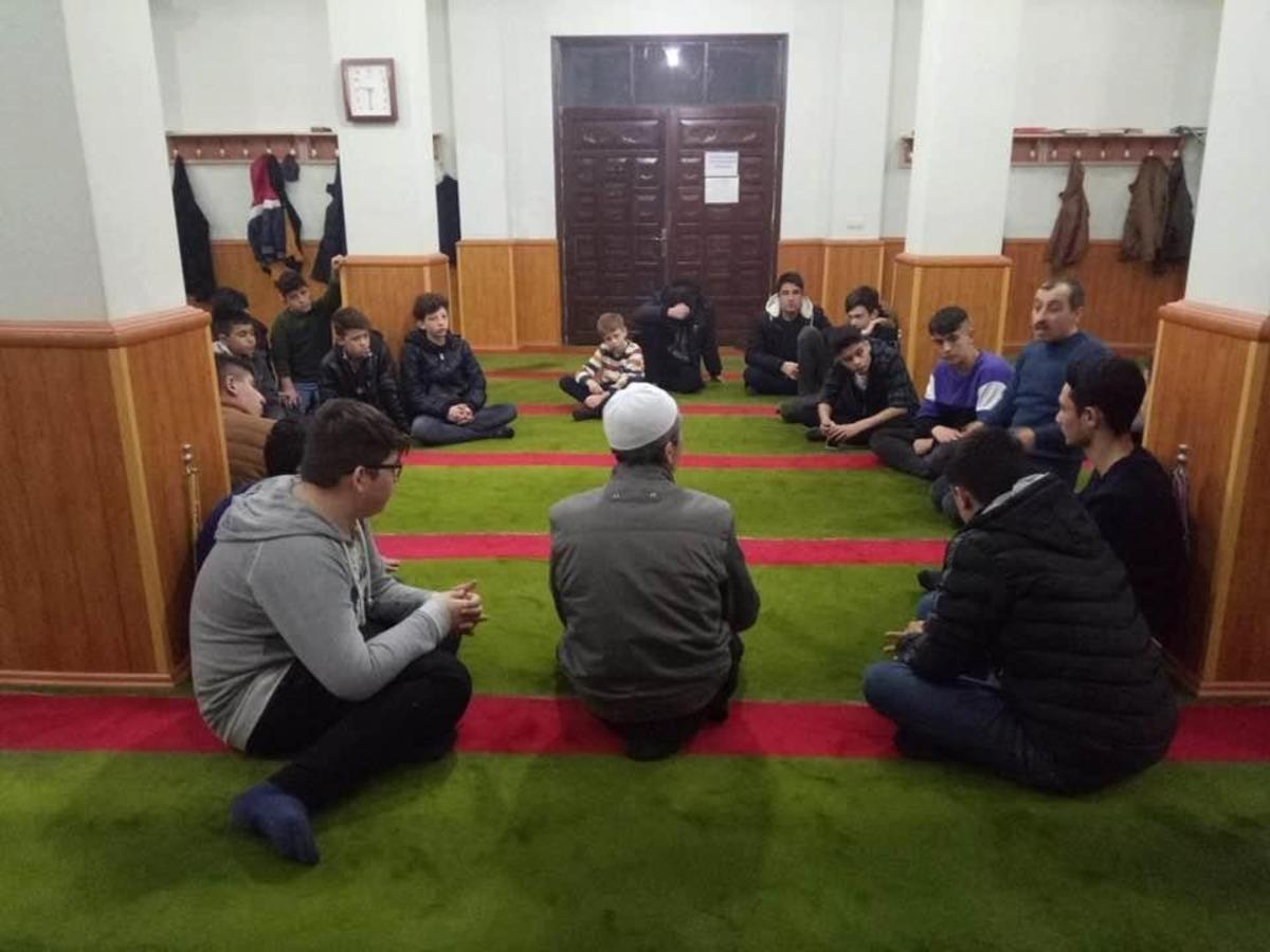 Camide gen&ccedil;lik buluşmaları