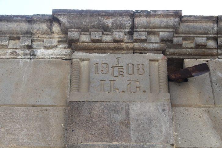 Asırlık ve tarihi evler bir bir yok oluyor G2