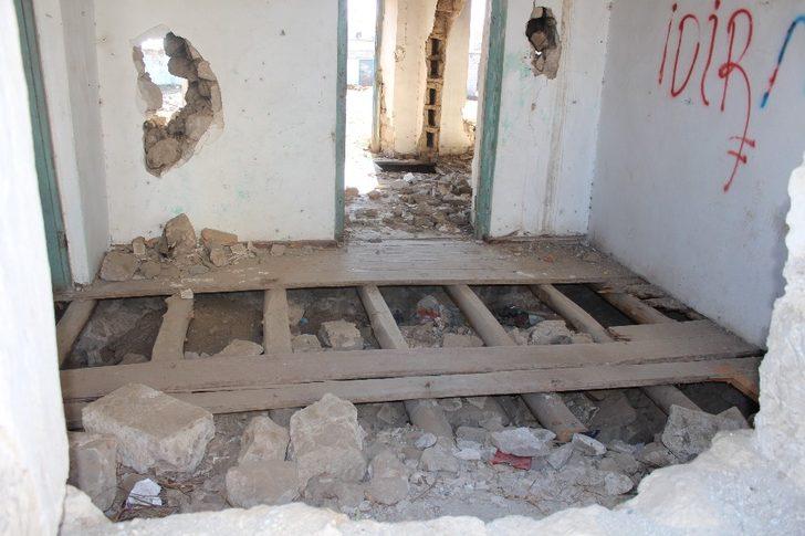 Asırlık ve tarihi evler bir bir yok oluyor G3