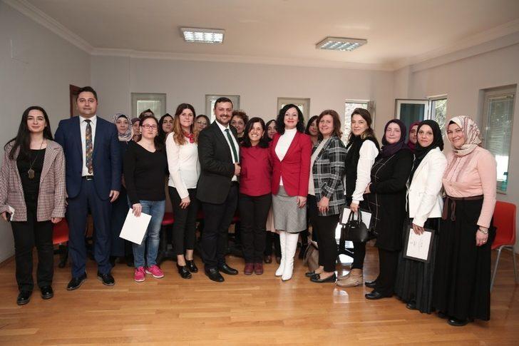 Nilüferli kadınlar İngilizce öğreniyor G5